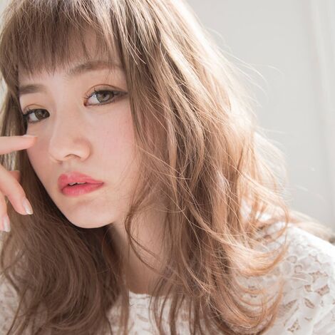 パーマの女性